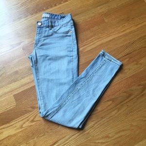 Williamsburg Garment Co Light Wash Skinny Jeans
